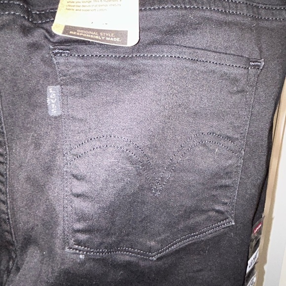 NWT Levi’s women’s classic straight leg mid rise - Picture 3 of 8